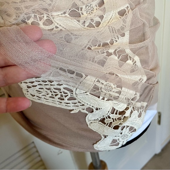 Sundance Mesh Appliqué Ruche Top - Picture 5 of 6